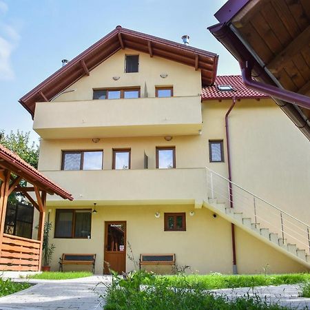 Hotel Tomis House Curtea de Argeş Exterior foto